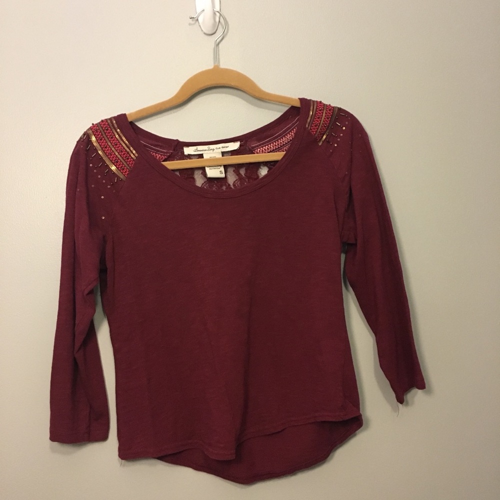 maroon quarter length sleeve